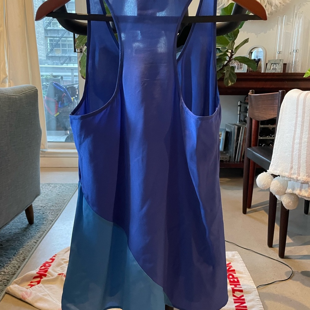 100% Silk Colorblock Blue Tank Top - Picture 4 of 4